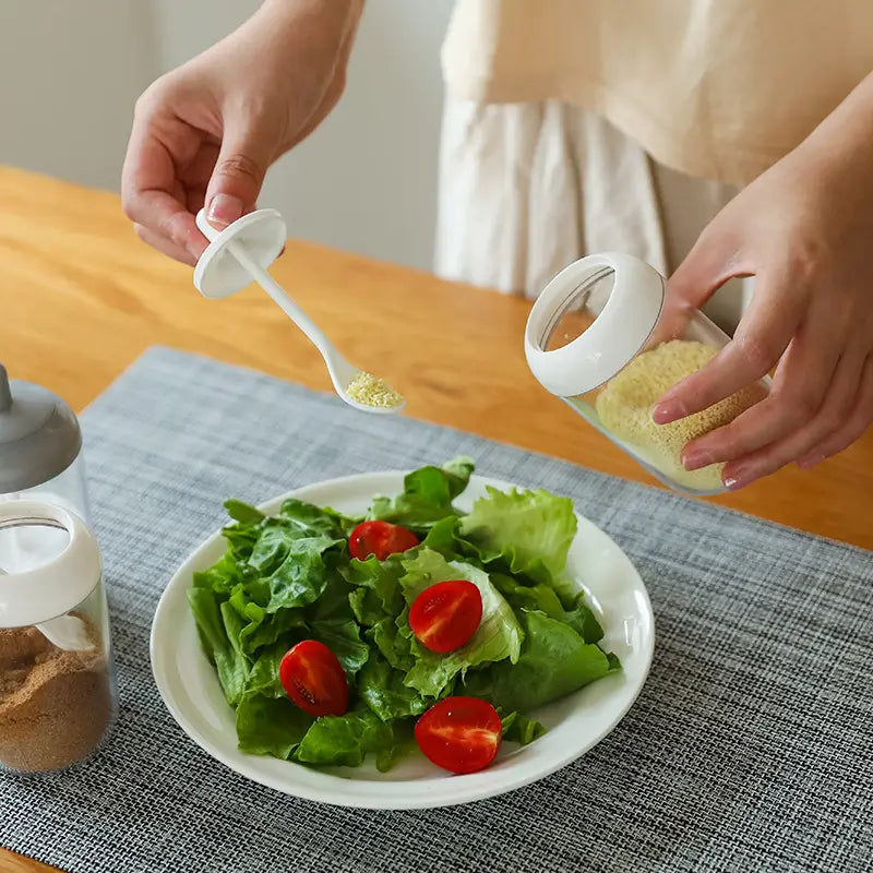 Simple Round Kitchen Seasoning Jar with Spoon and Lid