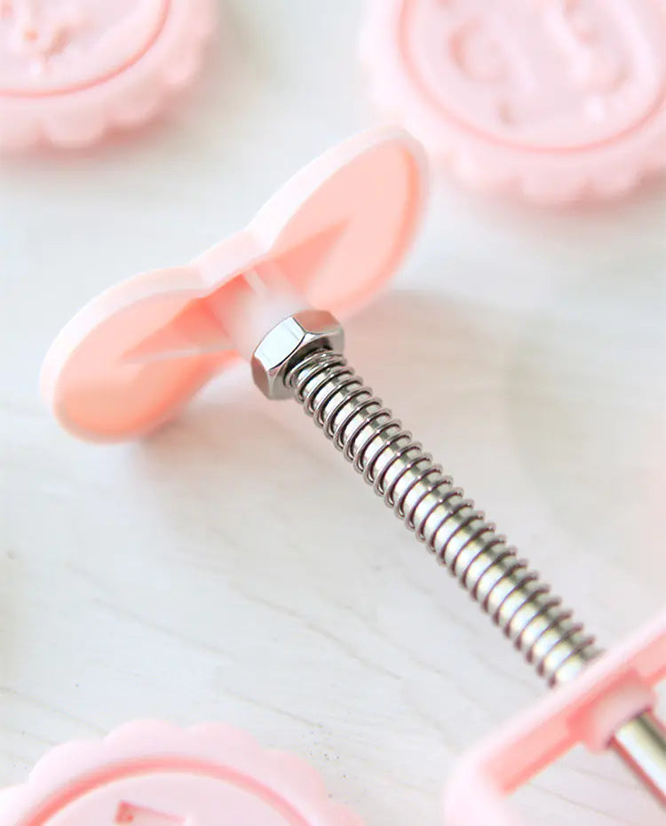KITTY Cooking Kit - Green Bean and Pumpkin Cake Molds