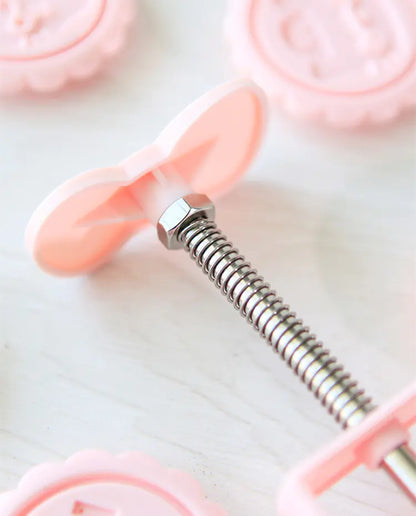 KITTY Cooking Kit - Green Bean and Pumpkin Cake Molds